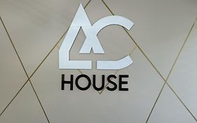 Ac - House Laureles - Self Cheking